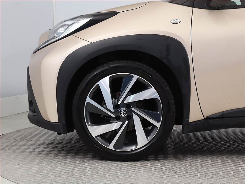Toyota Aygo (2022) 1.0, ČR,1.maj, Serv.kniha - fotka 13 z 18