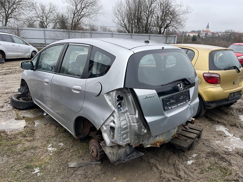 Honda Jazz (2011) 1.3 73Kw NÁHRADNÍ DÍLY - fotka 2 z 4