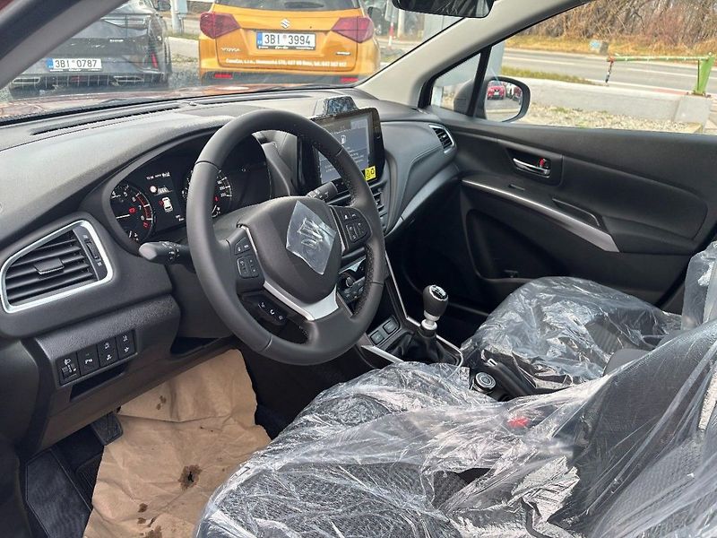 Suzuki S-Cross 4x4 Premium - fotka 10 z 10