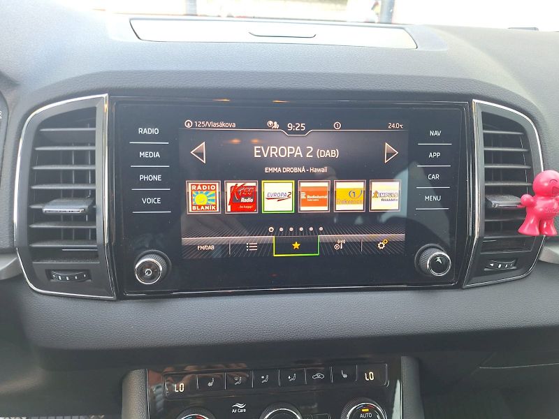 Škoda Karoq (2022) 1.5 TSI / 110 kW / 6MP / AMBIT - fotka 17 z 34