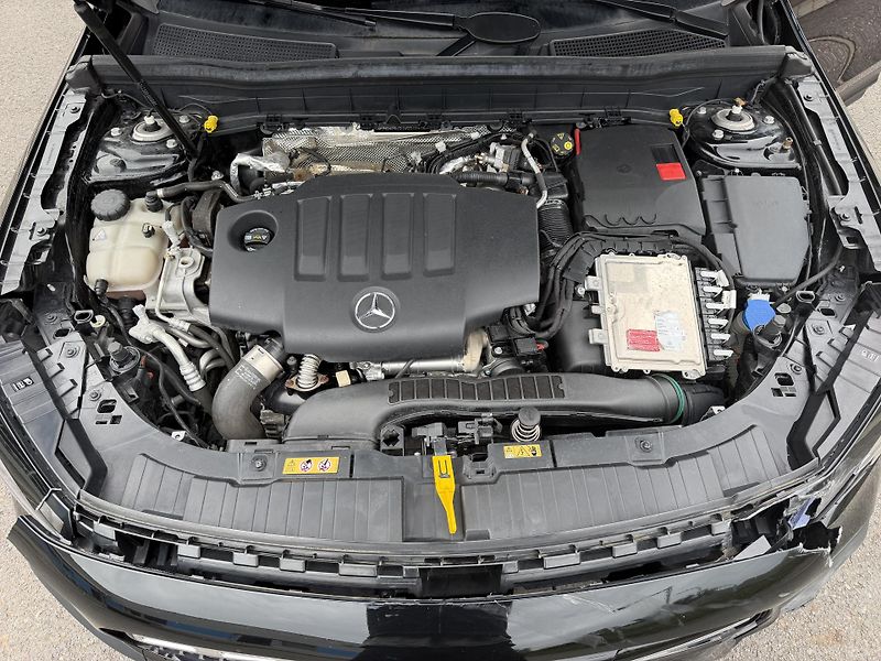 Mercedes-Benz GLB 200D AMG LINE automat závěs  - fotka 10 z 23