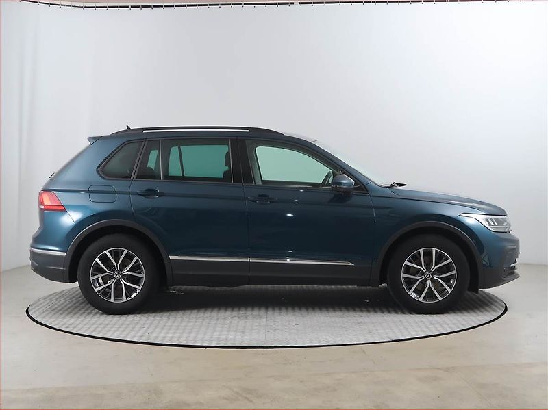 Volkswagen Tiguan (2022) 1.5 TSI - fotka 6 z 17