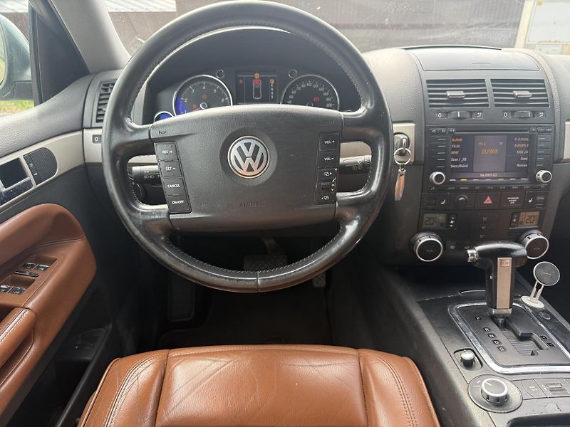 Volkswagen Touareg 3,2 V6 4x4 TAŽNÉ - fotka 15 z 18