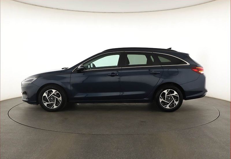 Hyundai i30 (2025) Style 1.0 T-GDI - fotka 3 z 20