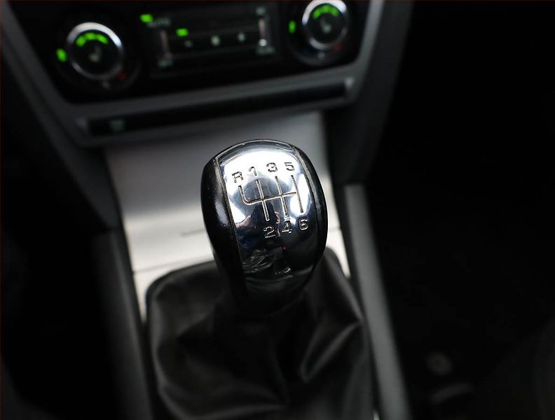 Škoda Octavia (2008) 1.8 TSI, Serv.kniha, Tempomat - fotka 12 z 18