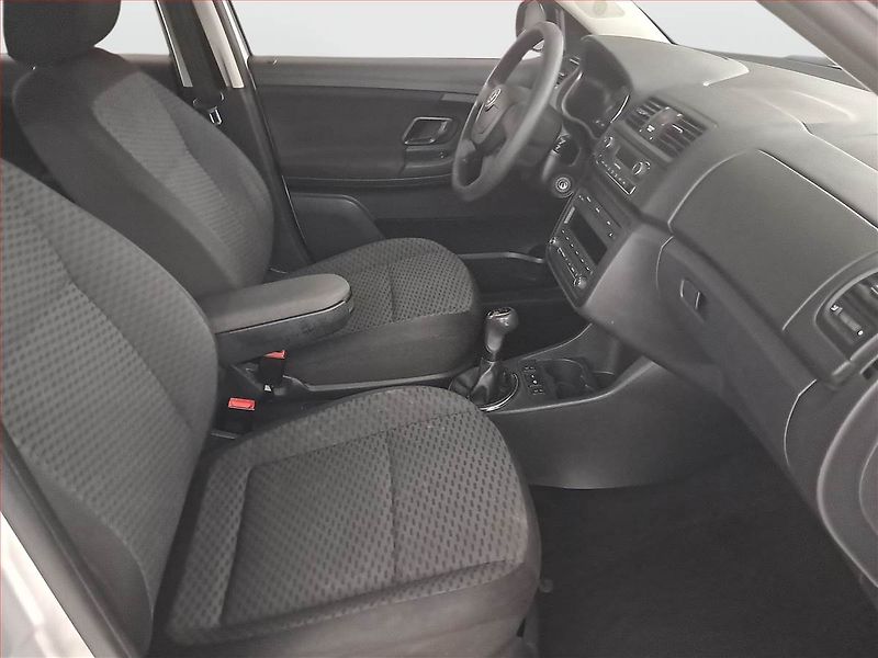 Škoda Fabia (2010) Ambiente 1.2 TSI, Eko.zaplacen - fotka 9 z 20