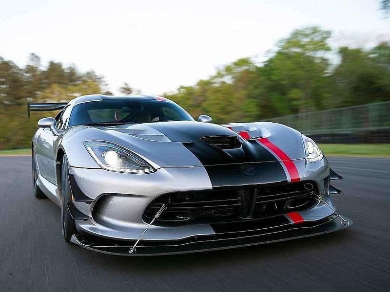 Dodge Viper ACR.