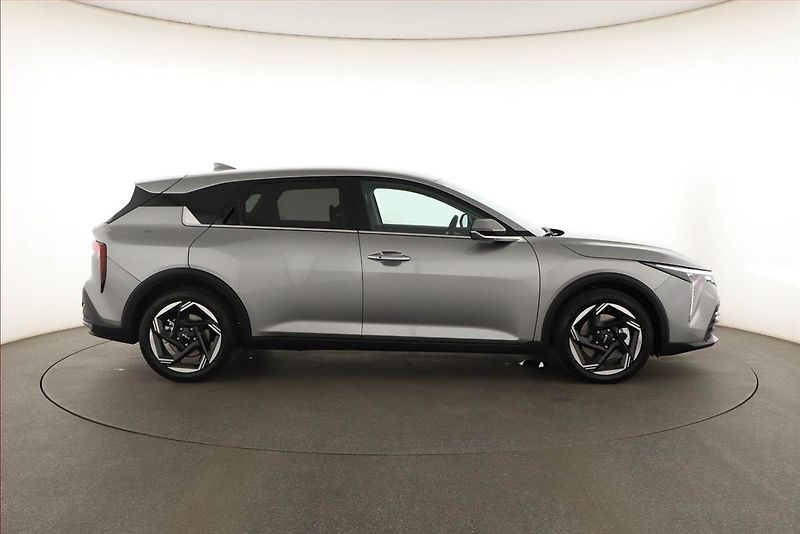 Kia K4 (2026) 1.6 T-GDI, Mrtvý úhel - fotka 6 z 25