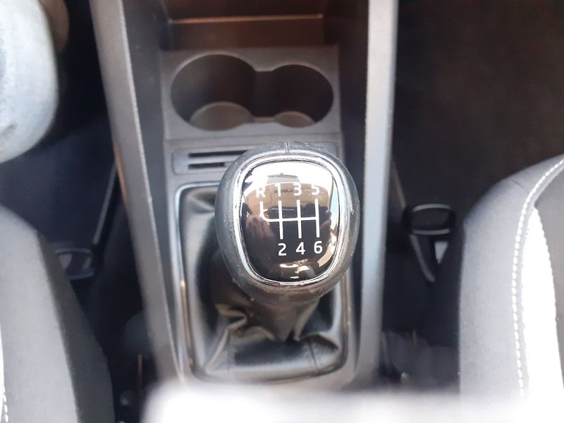Škoda Fabia (2016) 1.2 TSI 81 Kw  AMBIENTE - fotka 14 z 47