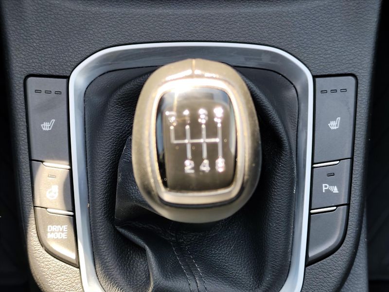 Hyundai i30 1,5   T-GDI MHEV - fotka 11 z 22