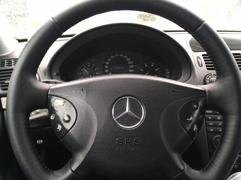 Mercedes-Benz Třídy E 220 CDI - fotka 18 z 32