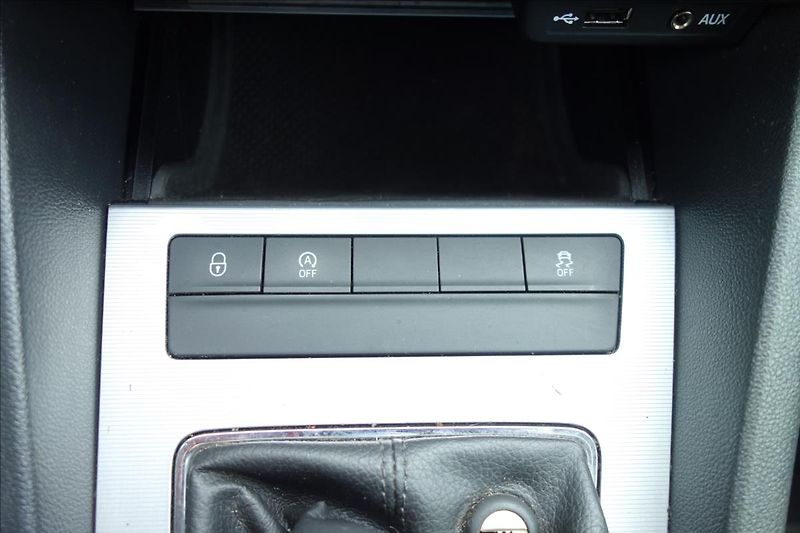 Škoda Octavia 1,6 TDi,ČR,SERV.KN.,STYLE,4x4. - fotka 23 z 32