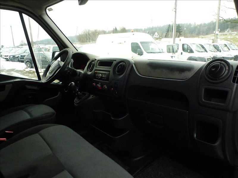Renault Master 2,3 DCI L2H2 6 rychlostní - fotka 25 z 50