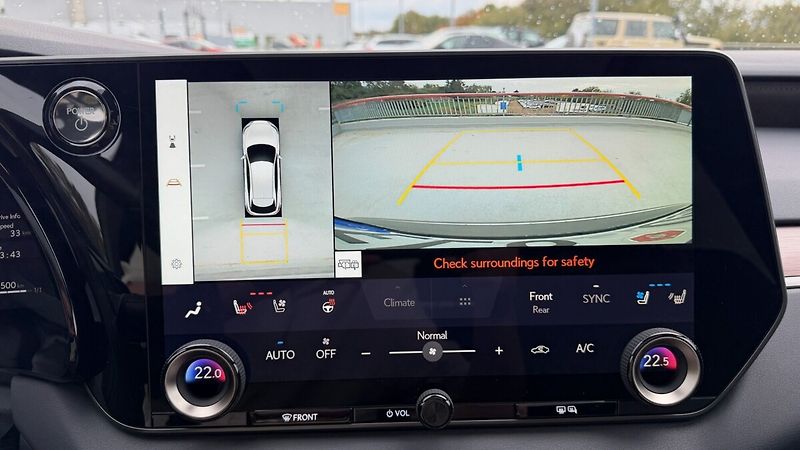 Lexus RX 450h plus 450H+ 2,5 PHEV LUXURY PANORAMI - fotka 18 z 31