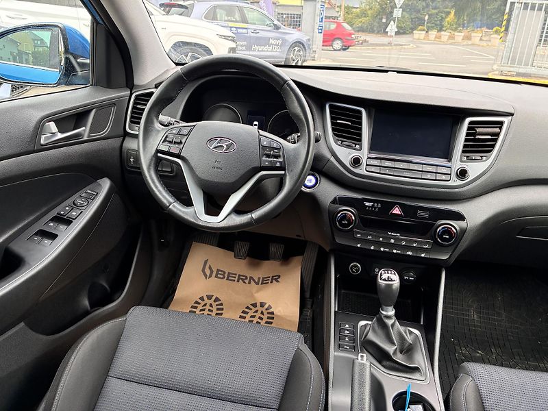 Hyundai Tucson 4x4, STYLE,TAŽNÉ,1.MAJITEL - fotka 14 z 28