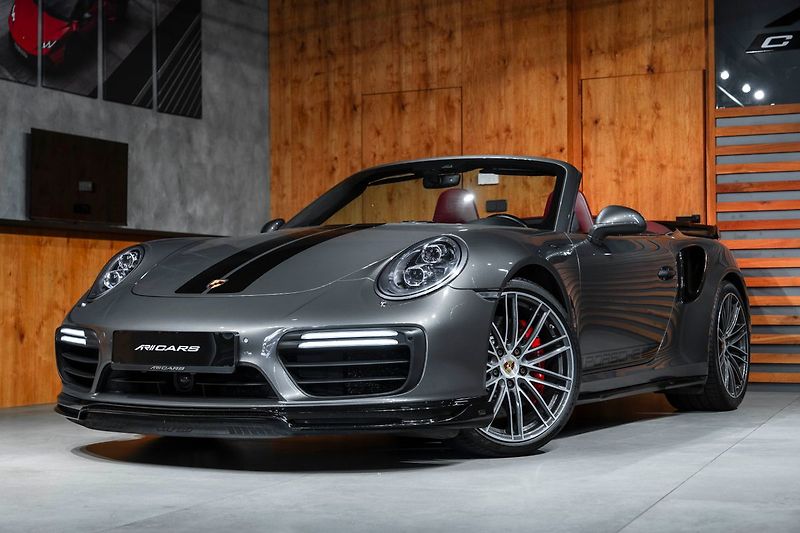 Porsche 911 Turbo - fotka 4 z 21