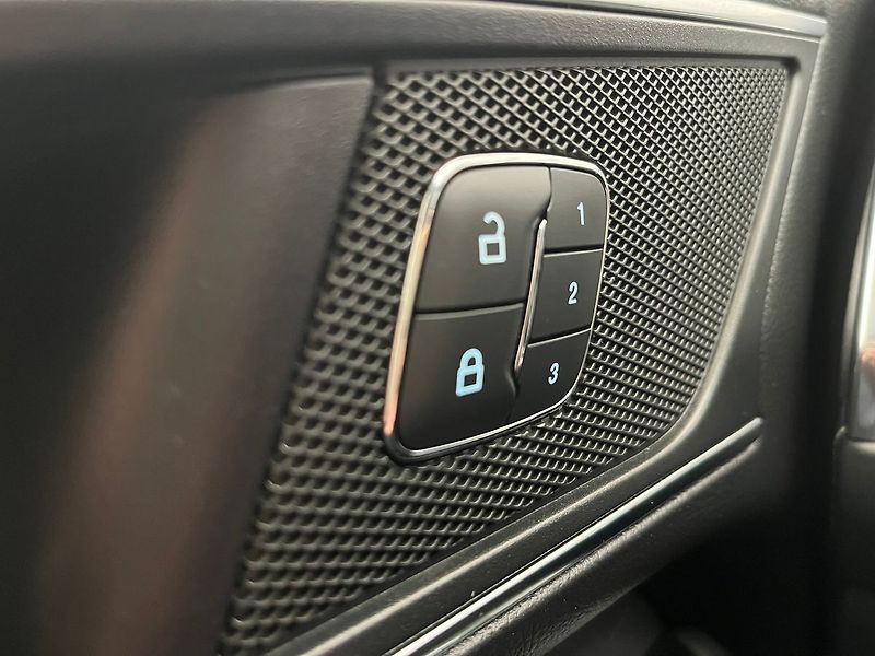 Ford Galaxy 2.5 HEV VIGNALE LED 7míst - fotka 19 z 76