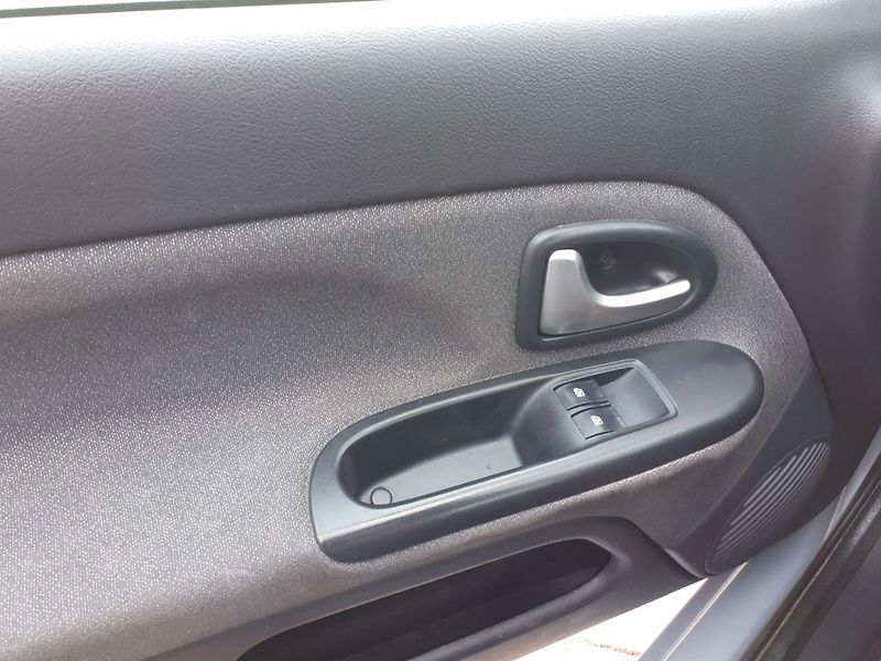 Renault Clio (2004) 1.2 - fotka 8 z 16