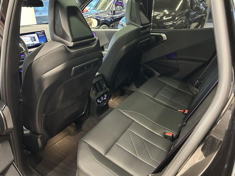 BMW X3 (2025) M50 293KW 4x4 NEZÁVISLÉ TAŽNÉ  - fotka 27 z 48
