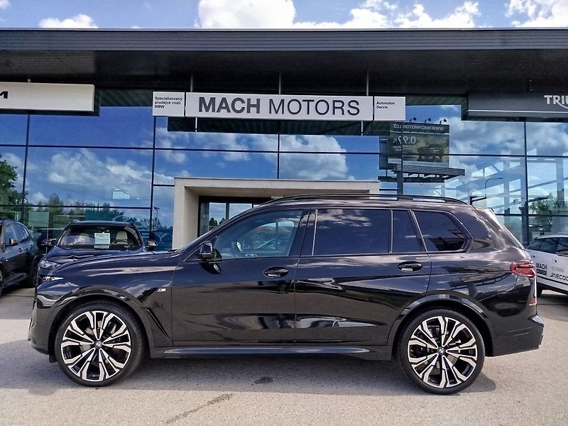 BMW X7 xDrive40d - fotka 7 z 38