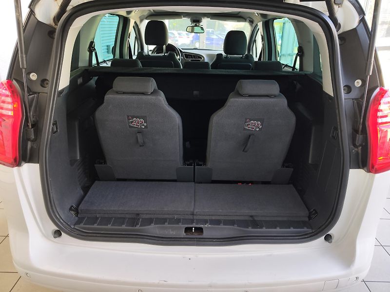 Peugeot 5008 (2016) 1.6 BlueHDi 88kW Allure - fotka 8 z 22