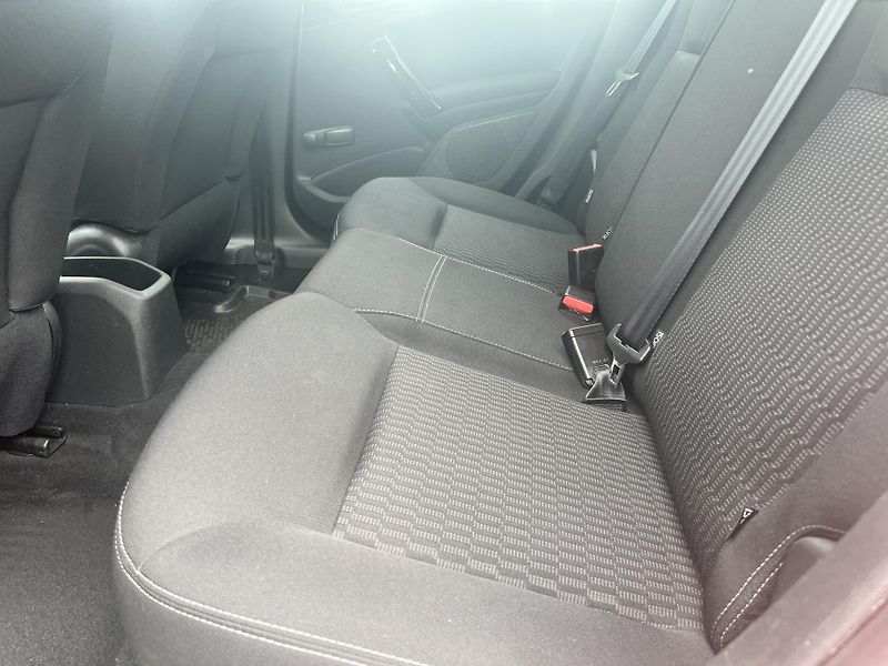Peugeot 208 1.2i KAMERA KLIMA PŮVOD ČR - fotka 24 z 41