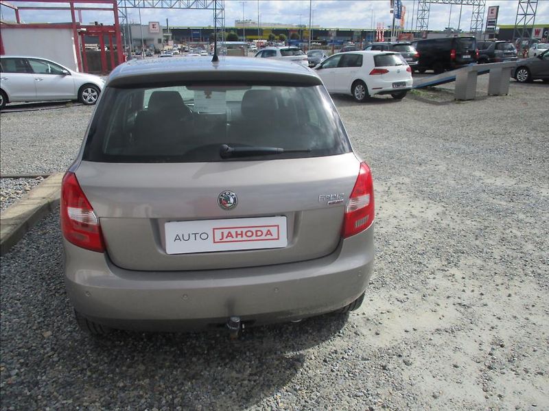 Škoda Fabia 1,4 i 16v, klima,servis,1.maj, - fotka 7 z 33