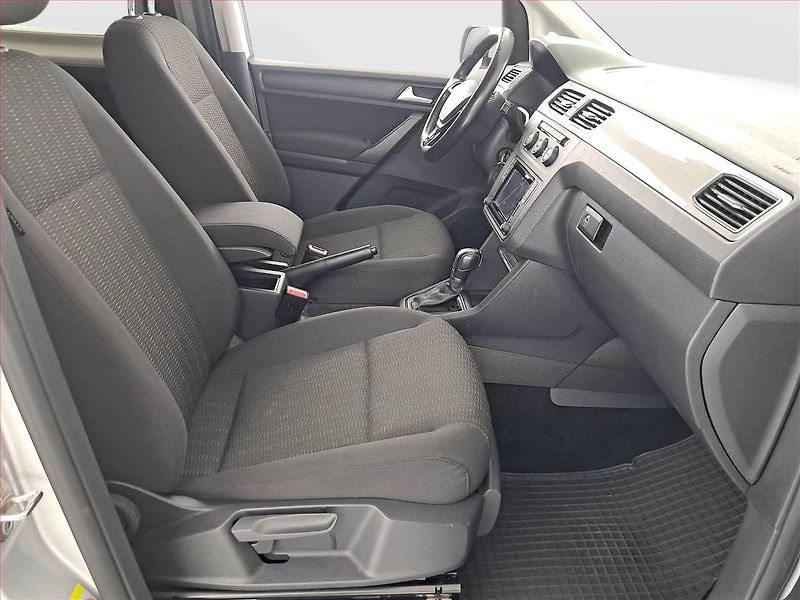 Volkswagen Caddy (2017) 2.0 TDI, 7Míst - fotka 9 z 17