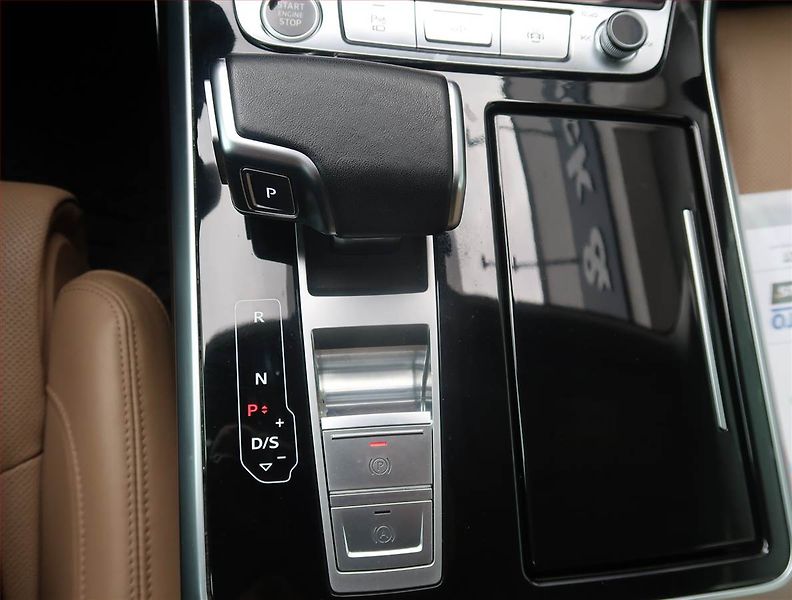 Audi Q8 (2021) 50 TDI - fotka 13 z 24