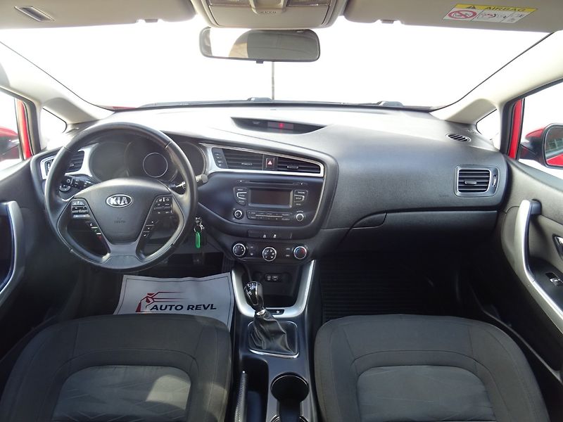 Kia Ceed (2016) 1.6CRDi,100kW,NovéČR,klima - fotka 15 z 22