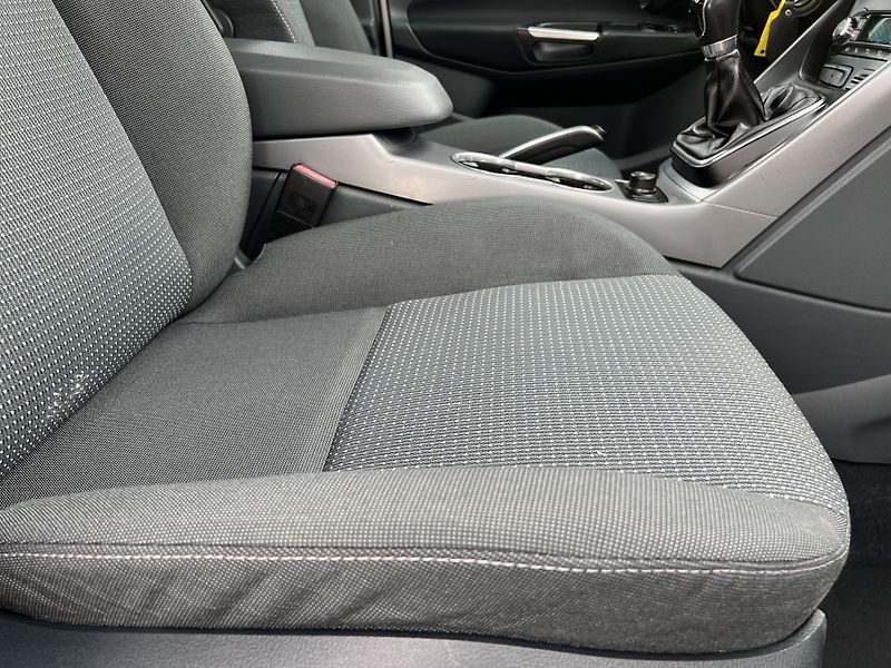 Ford C-MAX 1.6i 16v KLIMA KOUPENO V ČR - fotka 30 z 37