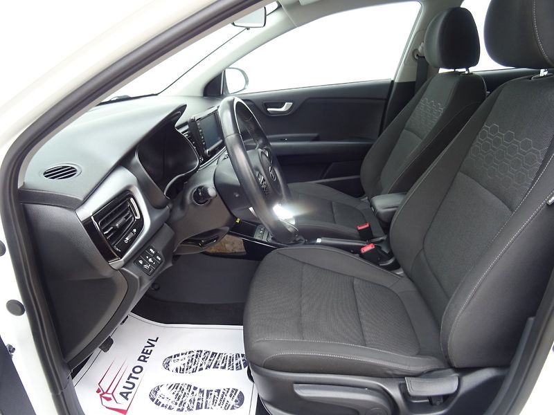 Kia Rio (2019) 1.2i,61kW,1majČR,S.kn,navi - fotka 10 z 24