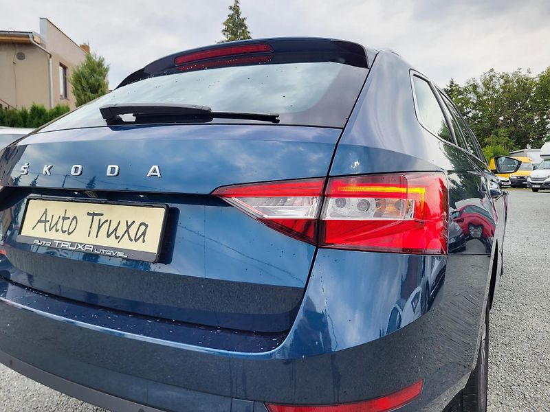 Škoda Superb III FL combi 2.0 TDi DSG STYLE - fotka 46 z 50
