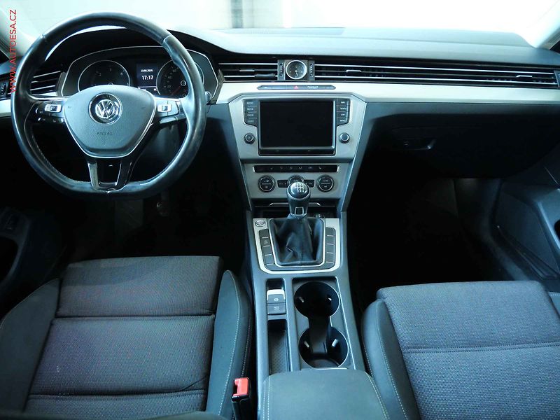 Volkswagen Passat (2015) 2.0 TDi, LED, kamera, STK5/28 - fotka 8 z 21