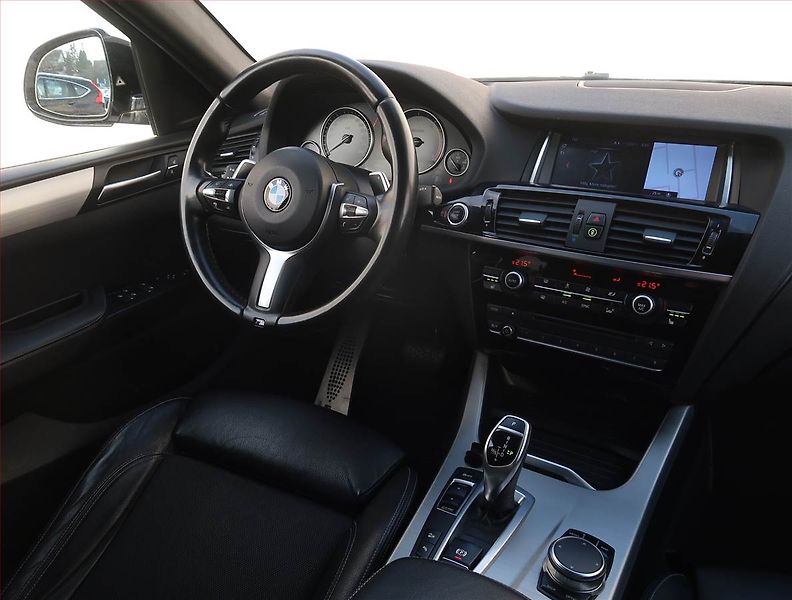 BMW X4 (2018) M Sport xDrive30d, 4X4 - fotka 7 z 20
