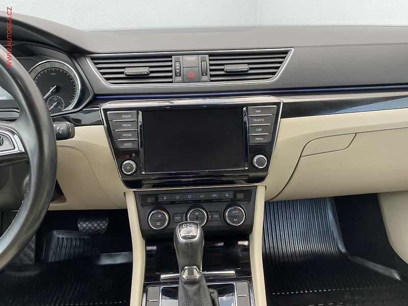 Škoda Superb (2015) 2.0 TDi 4x4, ČR, DSG - fotka 12 z 20