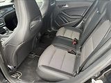 Mercedes-Benz CLA 1,6 180 SB ČR 1.maj - náhled 11