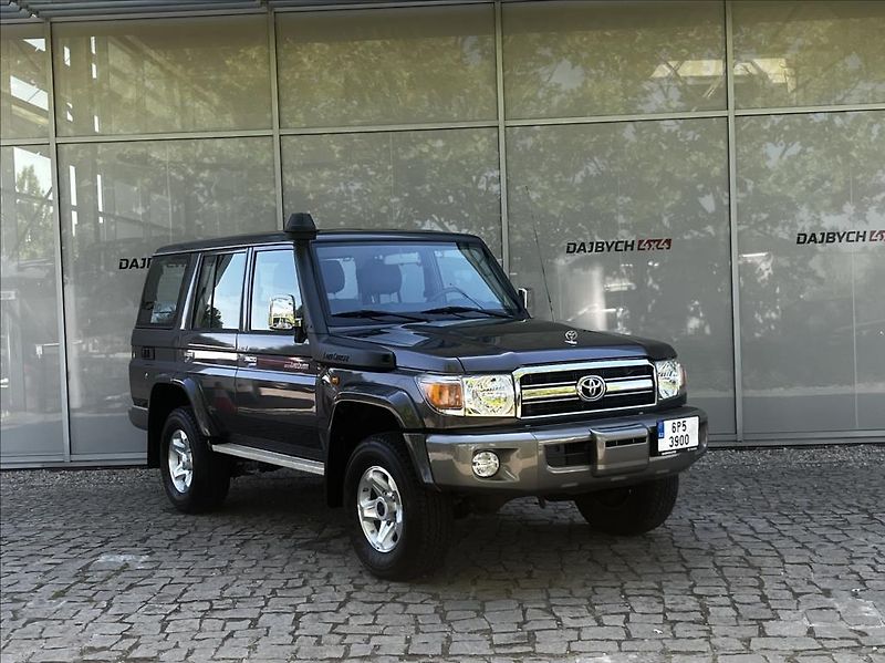 Toyota Land Cruiser GRJ76 4,0 V6 5MT - fotka 3 z 33
