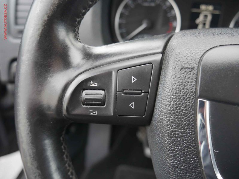 Škoda Octavia (2011) 2.0TDi 4x4, ČR, L&K, TZ - fotka 19 z 22