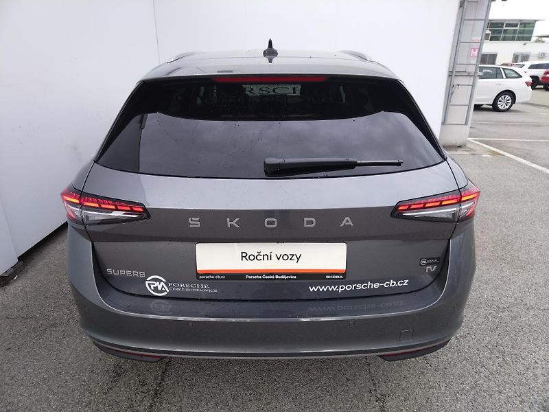 Škoda Superb combi L&K iV - fotka 6 z 30