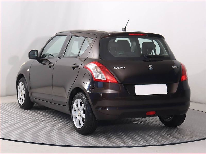 Suzuki Swift (2014) 1.2, Serv.kniha, Tempomat - fotka 4 z 15