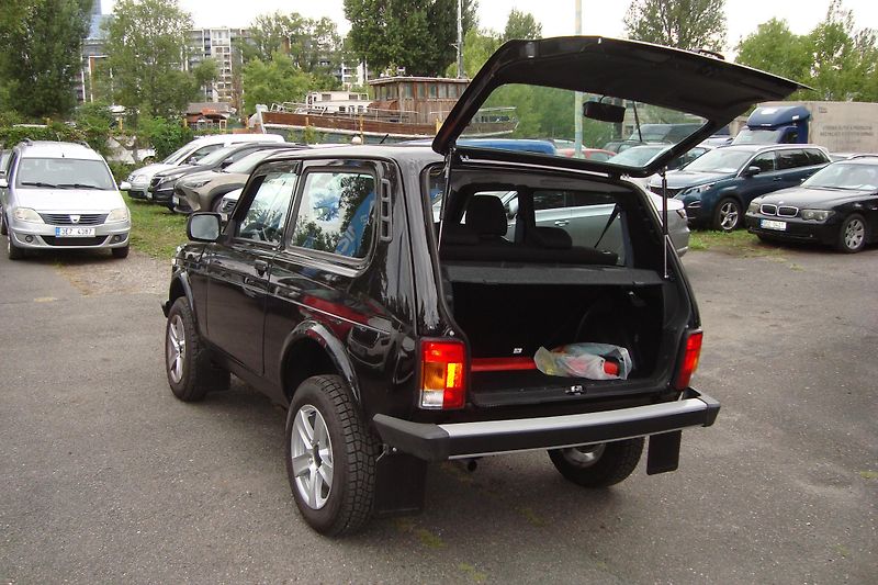 Lada Niva (2026) LEGEND, 1.7i,4x4,Nové,STK 8/28 - fotka 13 z 63