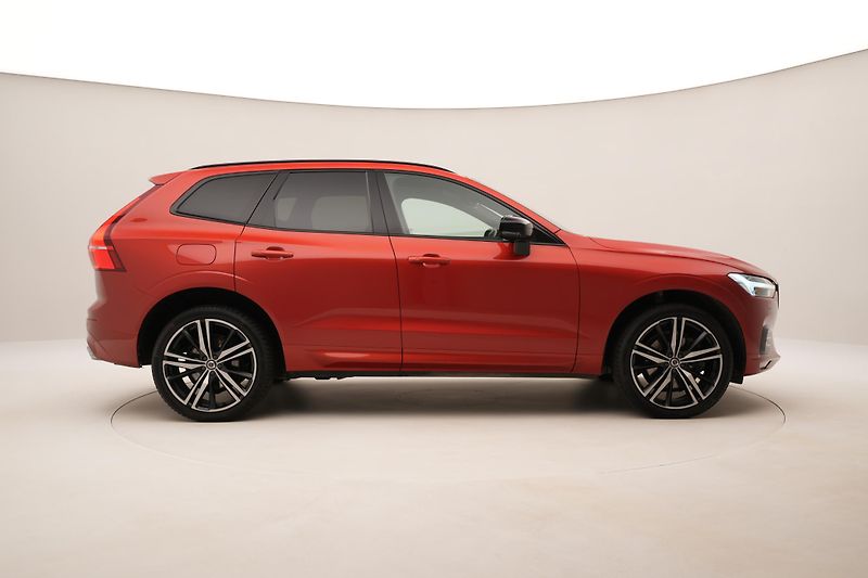 Volvo XC60 B5 AWD R-DESIGN AUT CZ - fotka 14 z 55