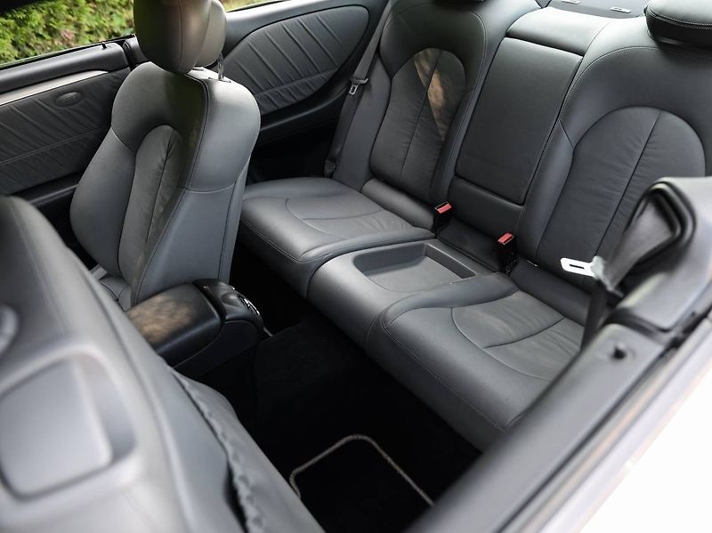 Mercedes-Benz CLK (2007) 220 CDI AVANTGARDE - fotka 18 z 20
