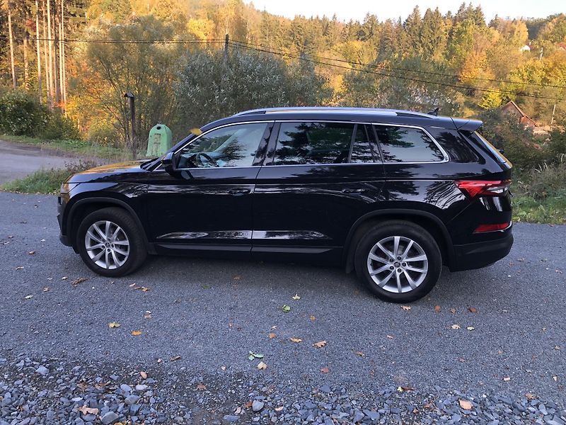 Škoda Kodiaq (2022) 1.5 TSI DSG STYLE  7 MIST LIFT - fotka 8 z 17