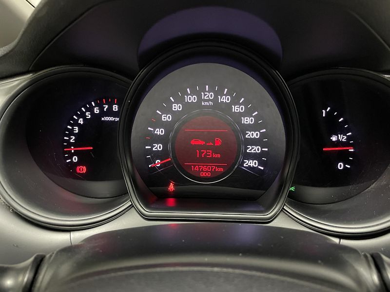 Kia Ceed 1.6 GDi ČR REZERVACE  - fotka 23 z 24