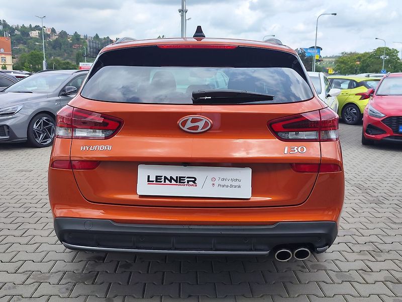 Hyundai i30 1.5 T-GDi/103kW N-Line DCT - fotka 6 z 32