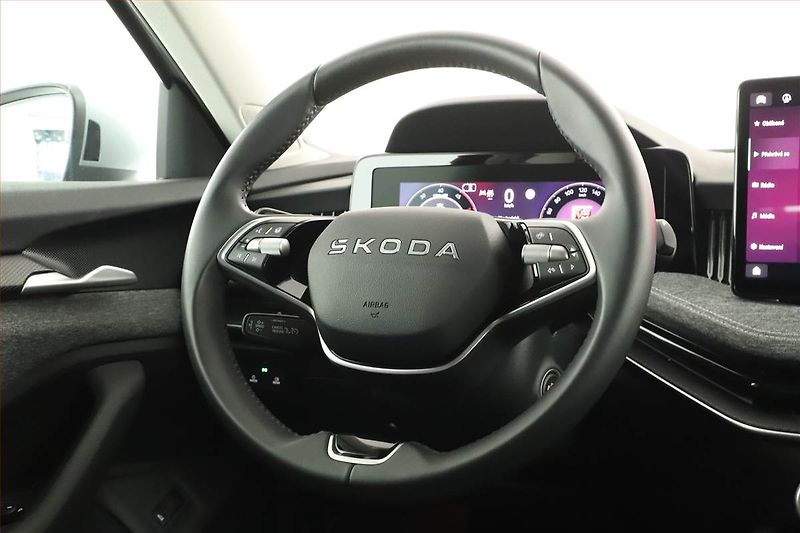 Škoda Superb (2025) 2.0 TDI, Selection, Navigace - fotka 16 z 19