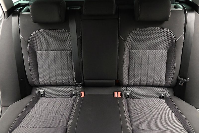 Škoda Superb 2,0 TDI 110kW Style DSG Záruka - fotka 28 z 31