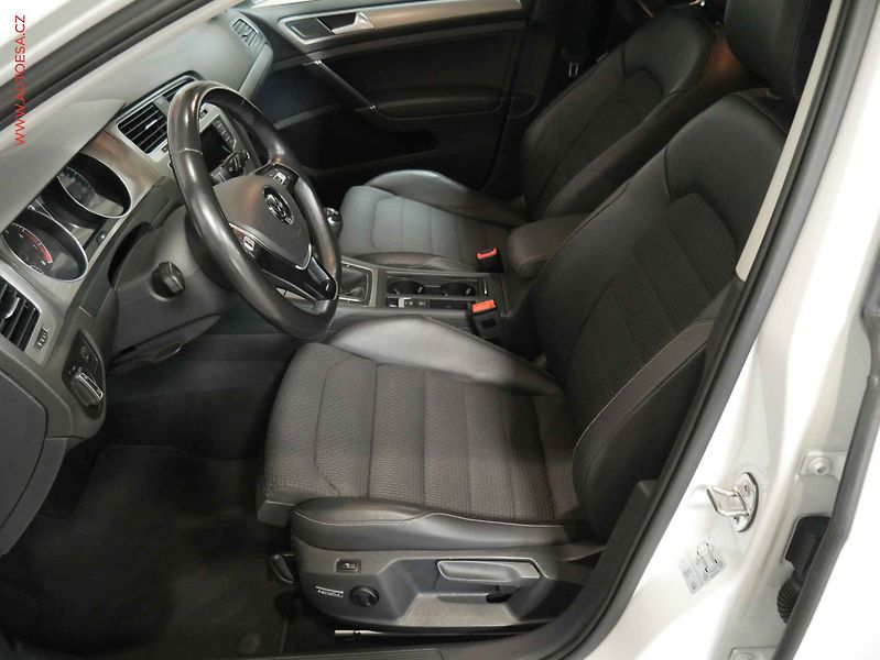 Volkswagen Golf (2014) 1.2TSI, Navi, tempo, park - fotka 9 z 20